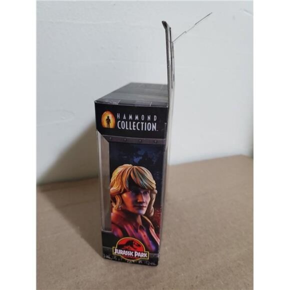 Dr. Ellie Sattler Action Figure from Jurassic World Park Hammond Collection Toy - Picture 5 of 8